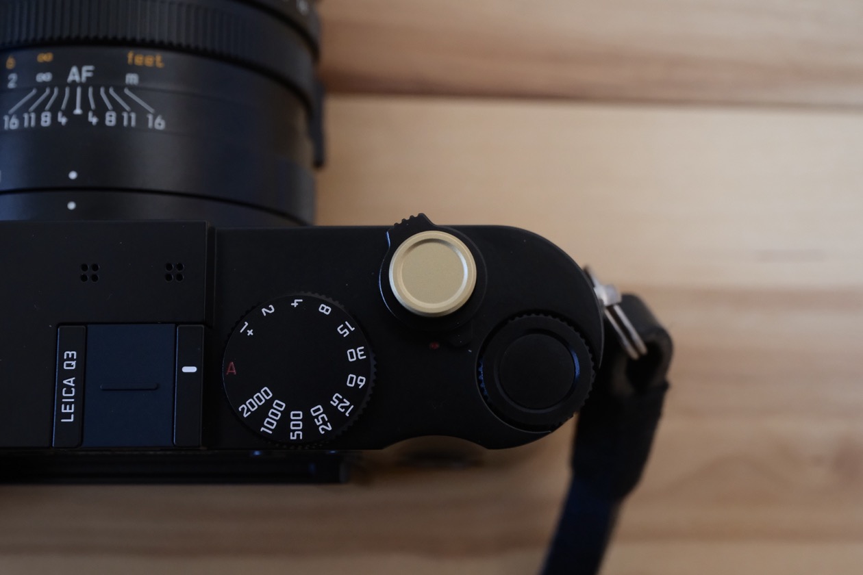 Leica Q3レビュー:真鍮のレリーズボタンがカッコ良過ぎた話 Leica Q3レビュー:真鍮のレリーズボタンがカッコ良過ぎた話